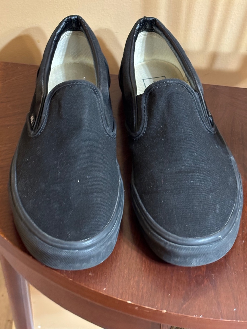 Unisex Black Vans Slip-On Shoes Women’s Size 10